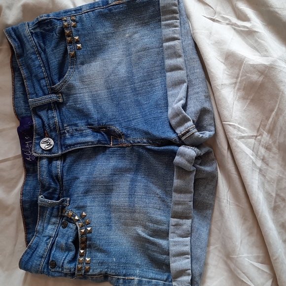 Max Azria Miley Cyrus denim shorts size 11 - Picture 2 of 6